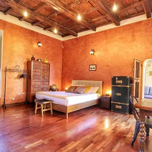  Apartment Trastevere Charming Romantic Loft By Yourhost
